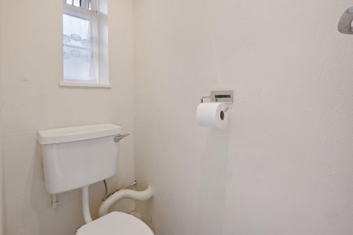 The Serene 2-Bedroom Flat W Free Street Parking Sutton  Extérieur photo