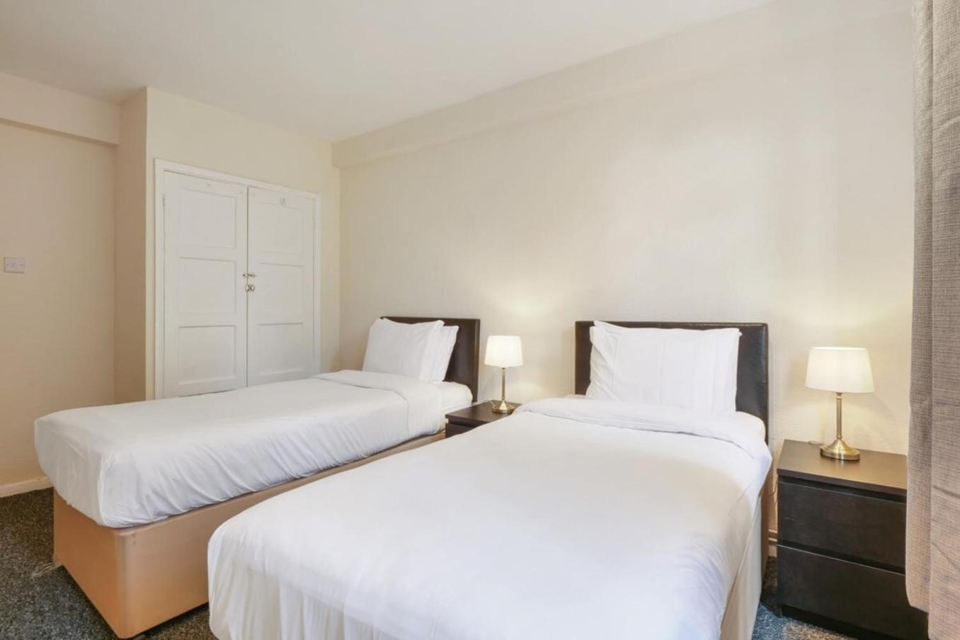 The Serene 2-Bedroom Flat W Free Street Parking Sutton  Extérieur photo